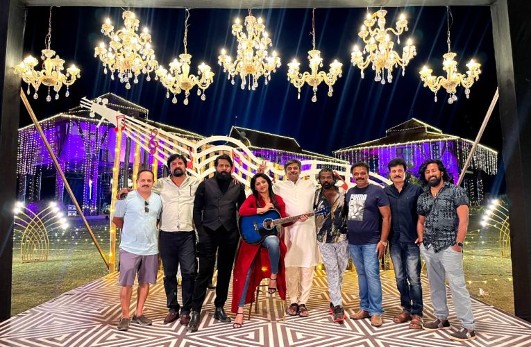 Sanju Weds Geetha part 2 movie song shooting going on 50 lakh budget set.  50 ಲಕ್ಷದ ಅದ್ದೂರಿ ಸೆಟ್ ನಲ್ಲಿ ಸಂಜು Weds ಗೀತಾ 2 ಹಾಡಿನ ಚಿತ್ರೀಕರಣ.