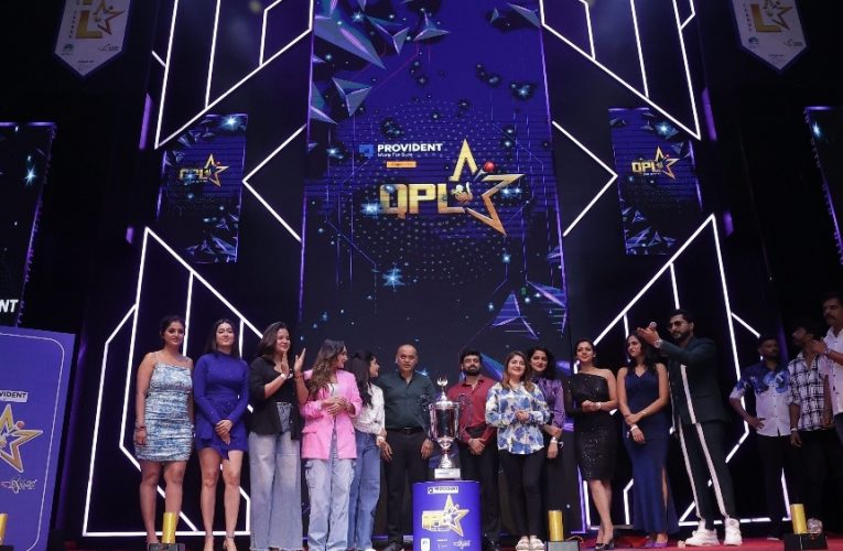 Queens Premier League Trophy and jersey launchd. ಕ್ವೀನ್ಸ್ ಪ್ರೀಮಿಯರ್ ಲೀಗ್ ಟ್ರೋಫಿ ಹಾಗೂ ಜೆರ್ಸಿ ಅನಾವರಣ..QPLನಲ್ಲಿ ಭಾಗಿಯಾಗಲಿವೆ 10 ತಂಡಗಳು