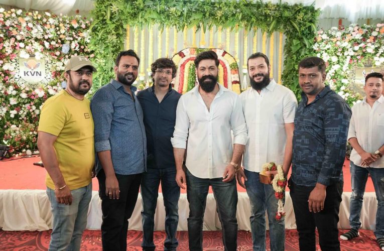 Rocking star Yash acted the new movie taxes film pooja started. ರಾಕಿಂಗ್ ಸ್ಟಾರ್ ಯಶ್ ಅಭಿನಯದ ಬಹು‌ನಿರೀಕ್ಷಿತ ಟಾಕ್ಸಿಕ್ ಚಿತ್ರದ ಮುಹೂರ್ತ ಇಂದು ಮುಂಜಾನೆ ನೆರವೇರಿದೆ.